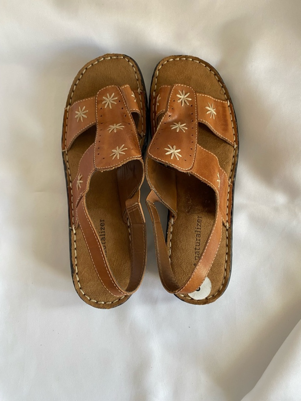 Naturalizer "Chavaro" Womens Sandal Sz 8M Elastic Strap Walking Comfort Hawaiian - Picture 5 of 12